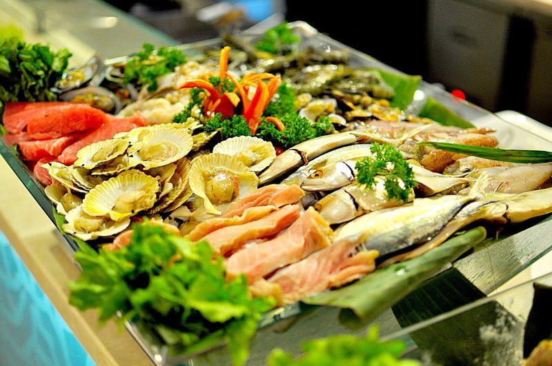 Kinh nghiệm đặt tiệc buffet cho buổi liên hoan thêm đặc sắc