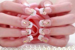 “Sốt sần sật” với những màu nail đẹp nhất mà bạn nên chọn khi tổ chức tiệc đính hôn